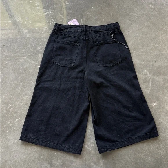 Hot Topic Kuromi Long Jean Shorts With Chain - Picture 8 of 9